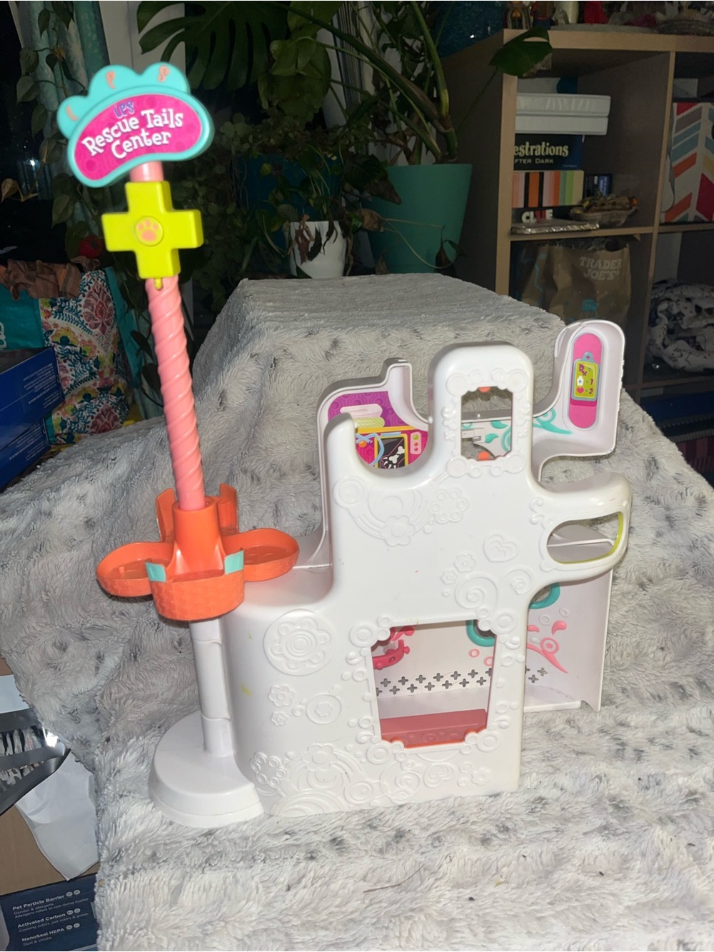RESCUE TAILS CENTER PLAYSET  - Littlest Pet Shop Hasbro LPS